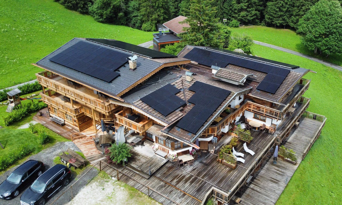 Referenzprojekte von PEAK Photovoltaik