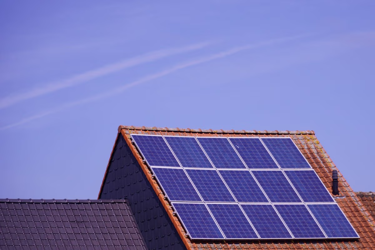 Photovoltaik Förderung, Solaranlage auf Einfamilienhaus